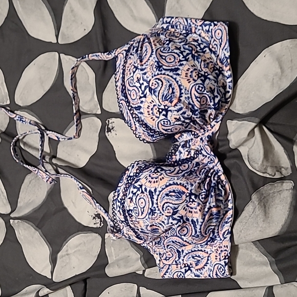 Victoria's Secret Bikini Top - Picture 1 of 7